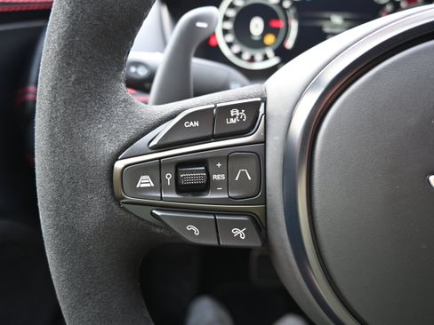 Used 2022 Aston Martin DBX AWD/4WD image 57