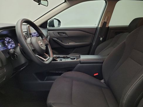 Used 2024 Nissan Rogue S image 17