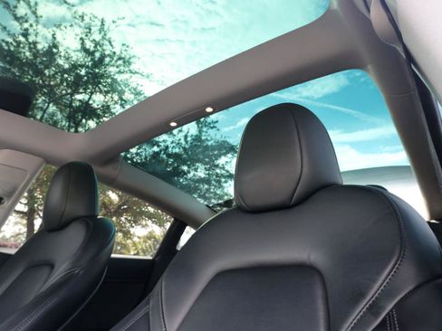 Used 2023 Tesla Model 3 Standard Range RWD image 35
