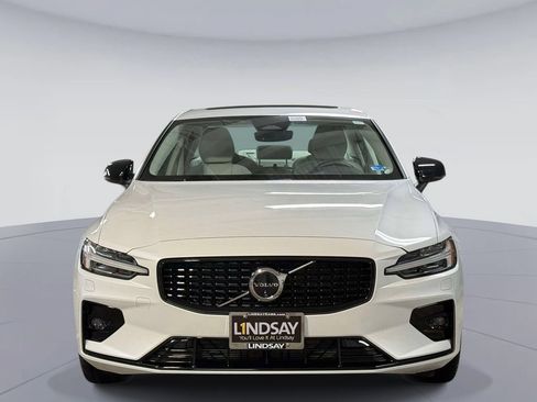 Used 2025 Volvo S60 B5 Plus AWD/4WD image 8