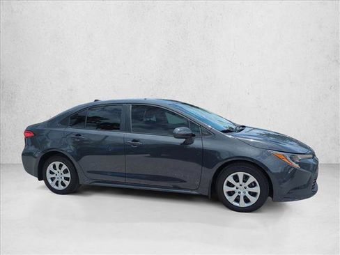 Certified 2025 Toyota Corolla LE FWD image 4