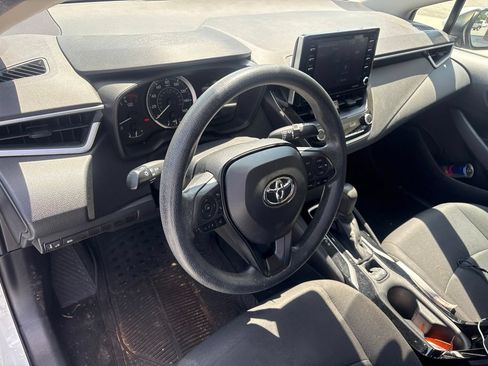 Used 2021 Toyota Corolla LE FWD image 4