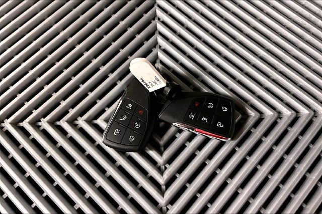 Used 2025 GMC Yukon Denali Ultimate AWD/4WD image 11