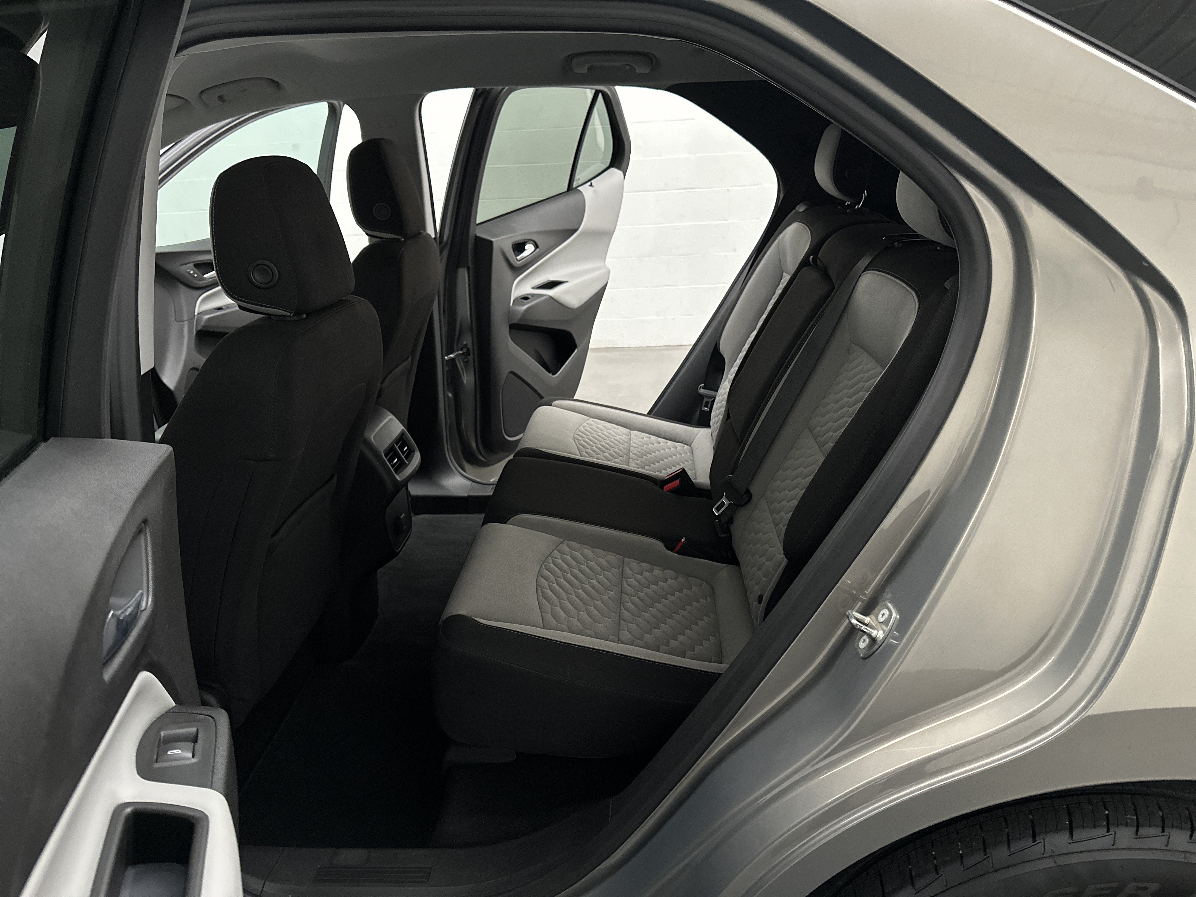 Used 2018 Chevrolet Equinox LT AWD/4WD image 22