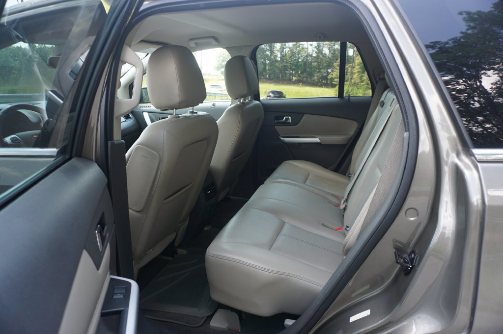 Used 2013 Ford Edge Limited FWD image 12