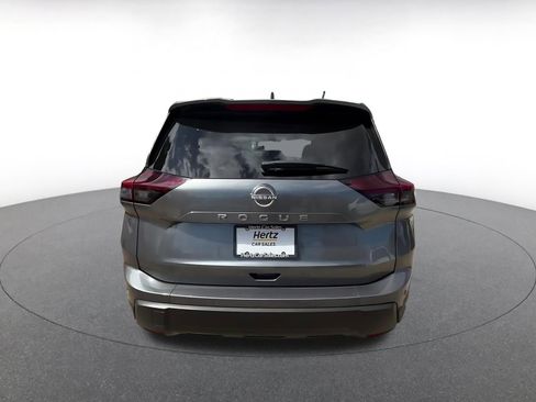 Used 2025 Nissan Rogue SV FWD image 12