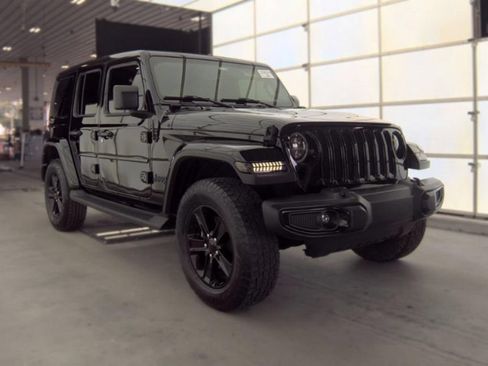 Used 2022 Jeep Wrangler Unlimited Sahara AWD/4WD image 4