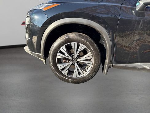 Used 2021 Nissan Rogue SV image 12