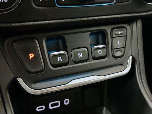 Used 2020 GMC Terrain SLE w/ Driver Convenience Package image 24