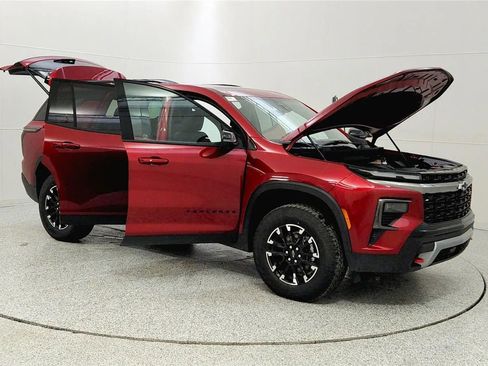 New 2026 Chevrolet Traverse Z71 w/ Driver Confidence Package image 9