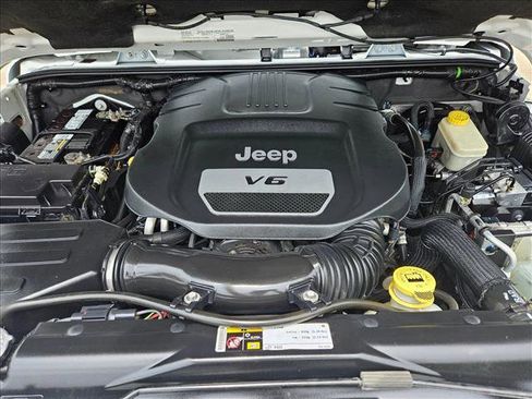 Used 2014 Jeep Wrangler Unlimited Sport w/ Quick Order Package 24S AWD/4WD image 20