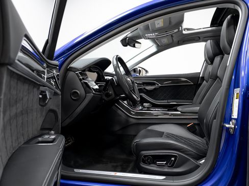 Used 2023 Audi S8 image 5