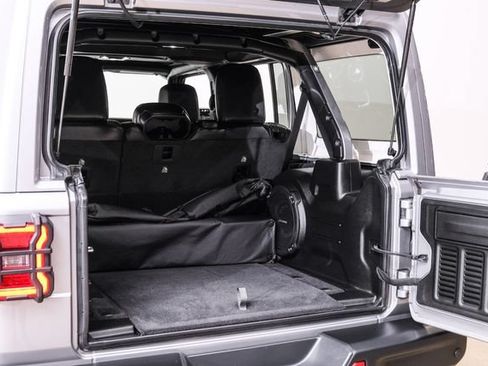Used 2020 Jeep Wrangler Unlimited Rubicon AWD/4WD image 41