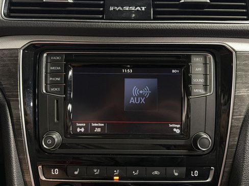 Used 2018 Volkswagen Passat 2.0T SE FWD image 27