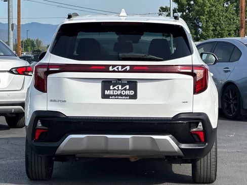 Used 2025 Kia Seltos EX AWD/4WD image 5