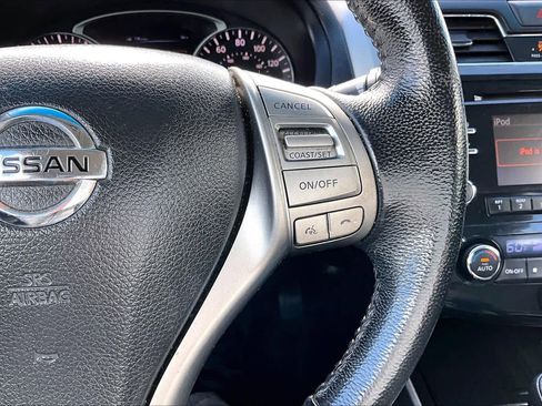 Used 2013 Nissan Altima 2.5 SV FWD image 25