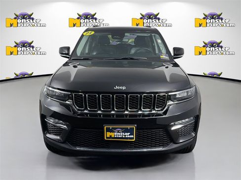 Used 2023 Jeep Grand Cherokee Limited image 2