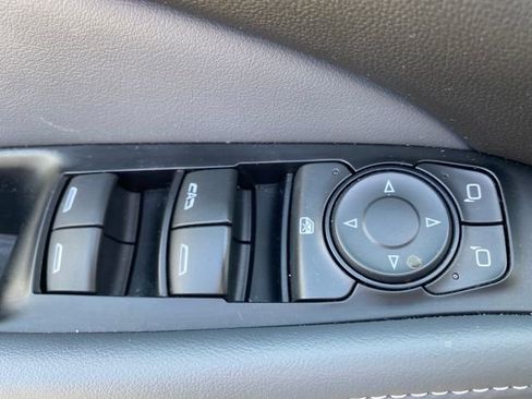 Used 2024 Buick Enclave Essence w/ Sport Touring Edition FWD image 18