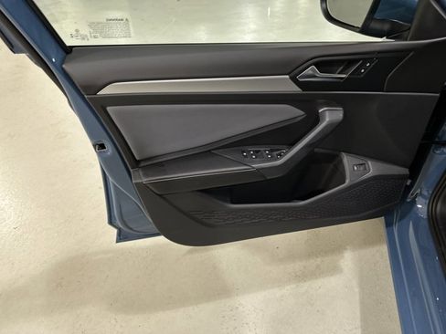 New 2026 Volkswagen Jetta SE FWD image 17