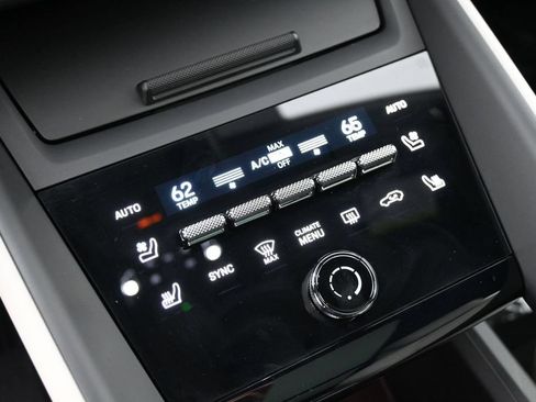Certified 2025 Porsche Macan Electric RWD image 22