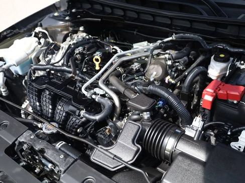 Used 2025 Nissan Altima 2.5 SR FWD image 11