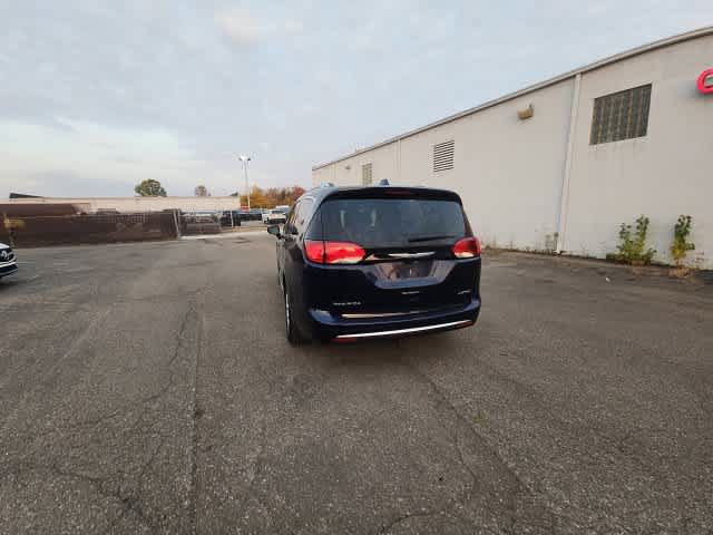Used 2020 Chrysler Pacifica Limited FWD image 22