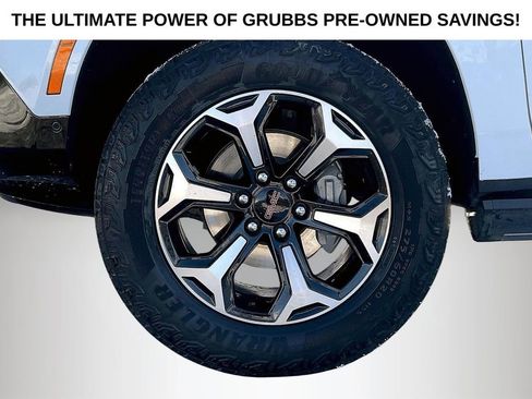 Used 2025 GMC Yukon AT4 w/ AT4 Premium Package AWD/4WD image 35