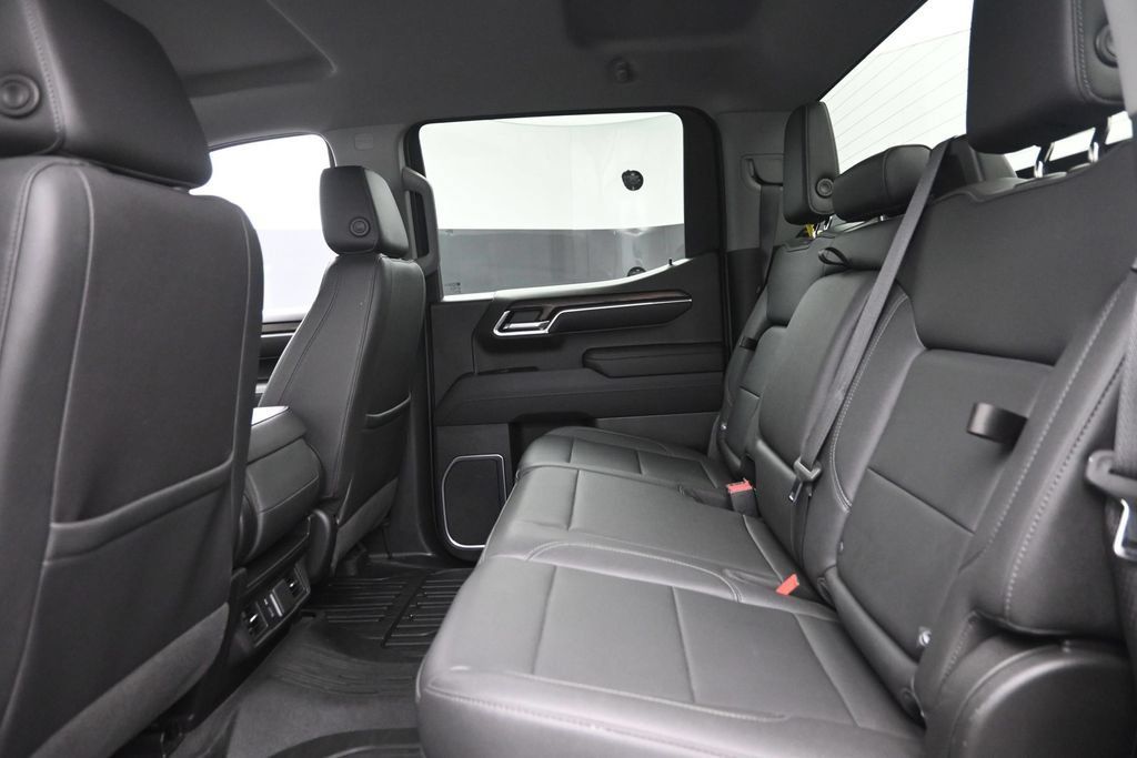 Used 2023 GMC Sierra 1500 SLT AWD/4WD image 12