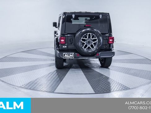 Used 2025 Jeep Wrangler Unlimited Sahara AWD/4WD image 9