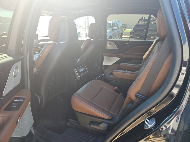 Used 2022 Lincoln Aviator Reserve w/ Equipment Group 201A RWD image 5