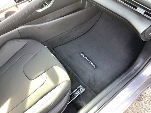 Certified 2025 Hyundai Elantra SEL w/ Cargo Package image 22