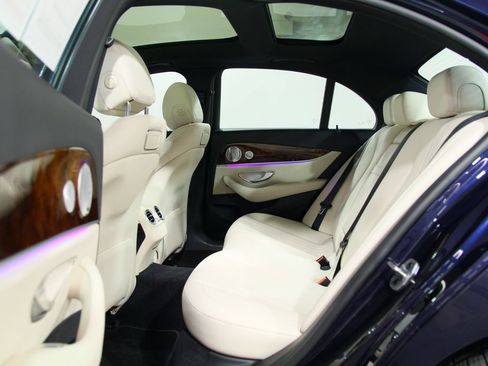 Certified 2019 Mercedes-Benz E 300 4MATIC image 28