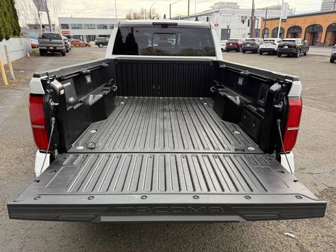 Certified 2024 Toyota Tacoma TRD Off-Road w/ TRD Off Road Premium Package image 8