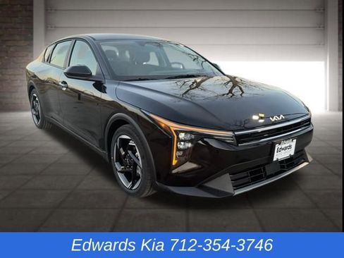 New 2025 Kia K4 EX image 5
