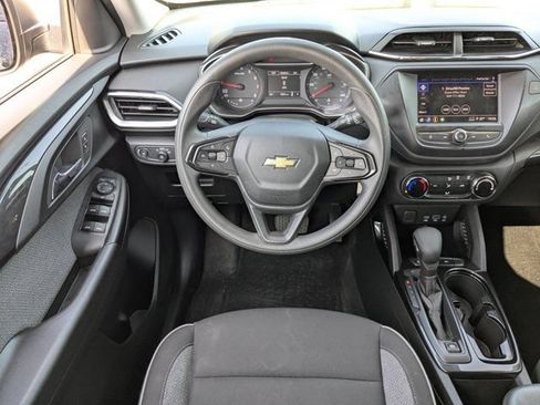 Used 2023 Chevrolet TrailBlazer LS FWD image 18
