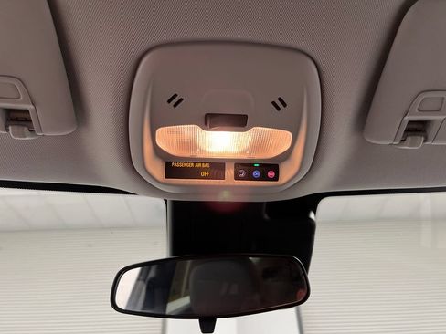 Used 2025 Chevrolet Trax LT FWD image 61