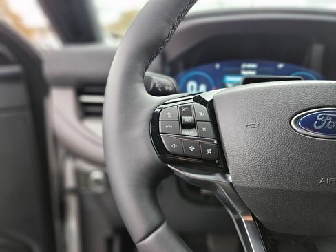 New 2026 Ford Explorer Platinum image 28