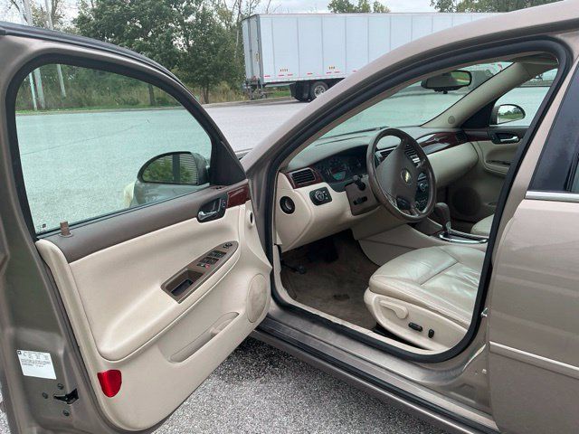 Used 2006 Chevrolet Impala LT FWD image 15