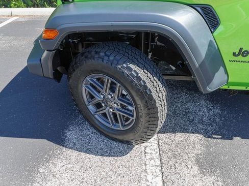 Used 2025 Jeep Wrangler Unlimited Sport AWD/4WD image 29