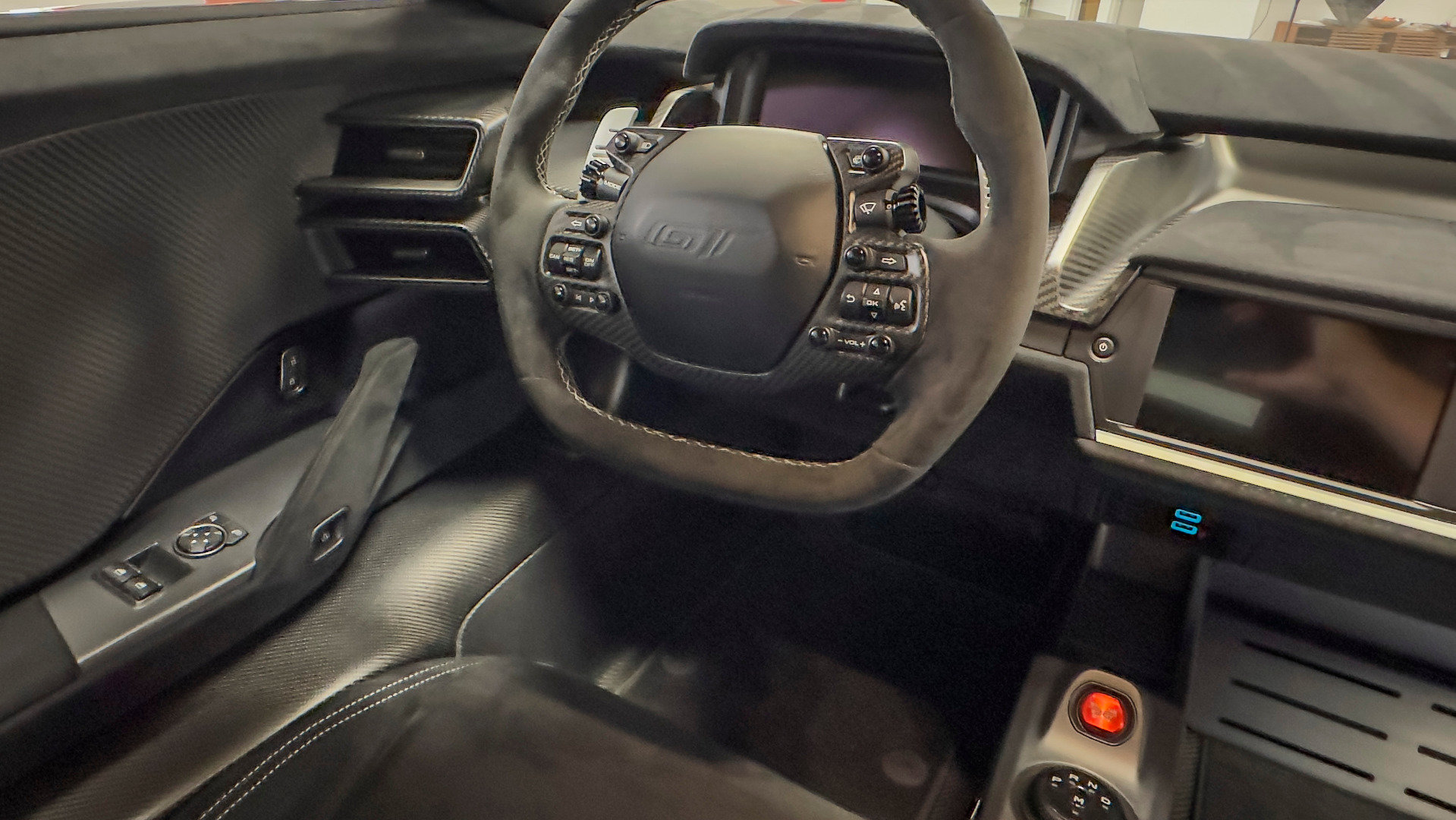Used 2020 Ford GT Carbon Series RWD image 40