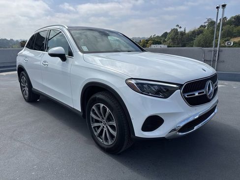 Used 2026 Mercedes-Benz GLC 300 image 3