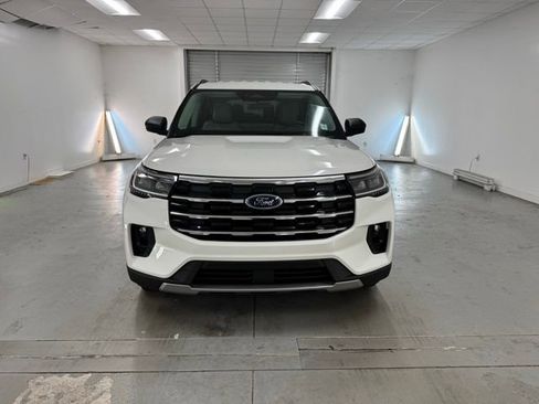 New 2026 Ford Explorer Active w/ Active Comfort Package image 2