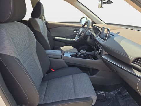 Used 2023 Nissan Rogue SV FWD image 10