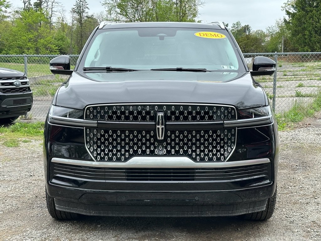 New 2025 Lincoln Navigator Reserve AWD/4WD image 28