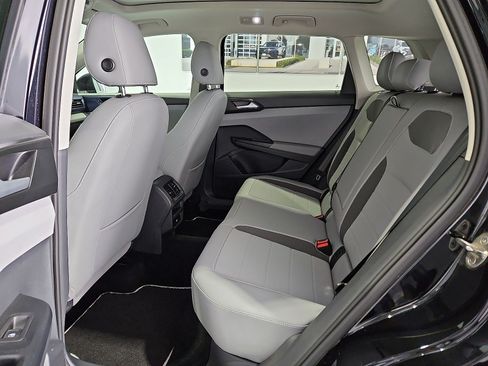 Certified 2023 Volkswagen Taos SE w/ Panoramic Sunroof Package AWD/4WD image 13