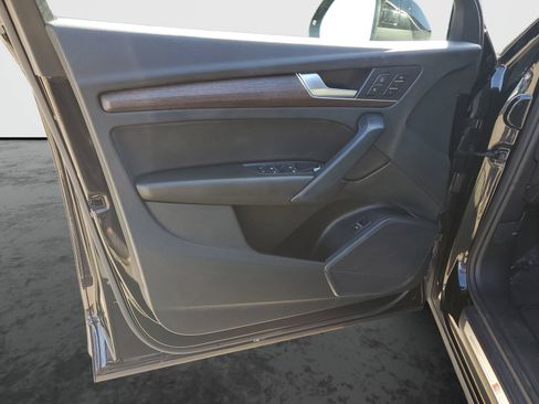 Used 2023 Audi Q5 2.0T Premium w/ Convenience Package AWD/4WD image 21