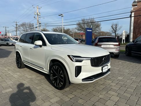 Used 2025 Volvo XC90 B6 Plus image 47