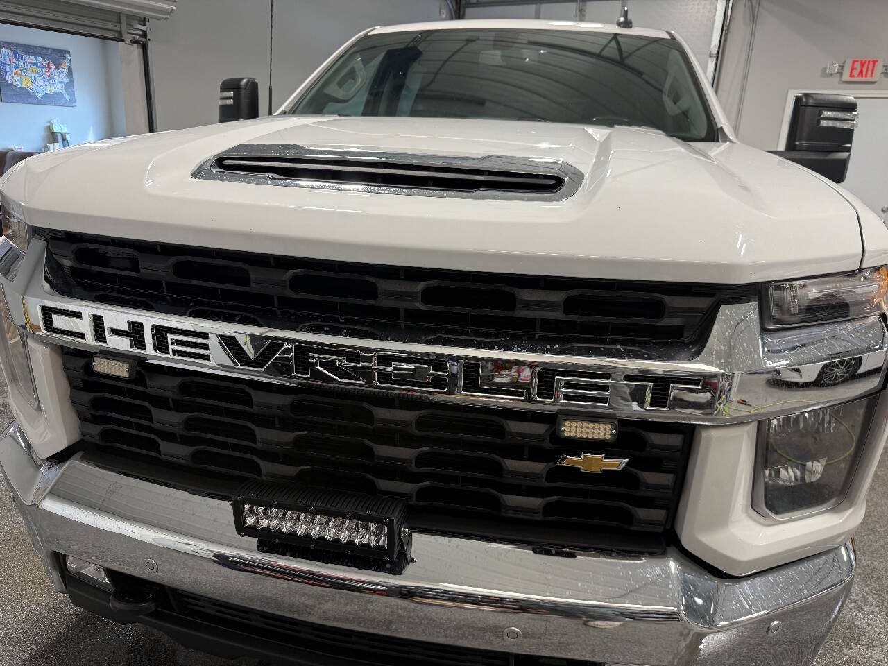 Used 2020 Chevrolet Silverado 2500 LT w/ Convenience Package AWD/4WD image 2