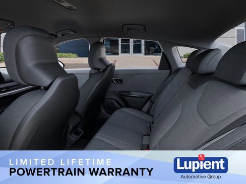 New 2025 Kia K4 LXS image 23