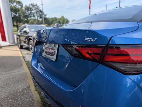 Used 2024 Nissan Sentra SV FWD image 16